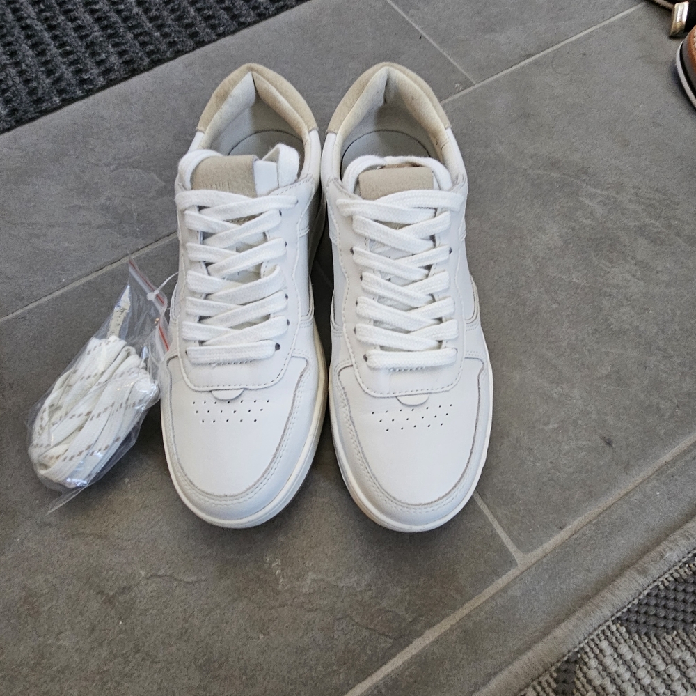 Court Sneakers in White Leather